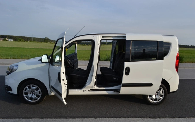 Fiat Doblo cena 39900 przebieg: 312000, rok produkcji 2017 z Mosina małe 497